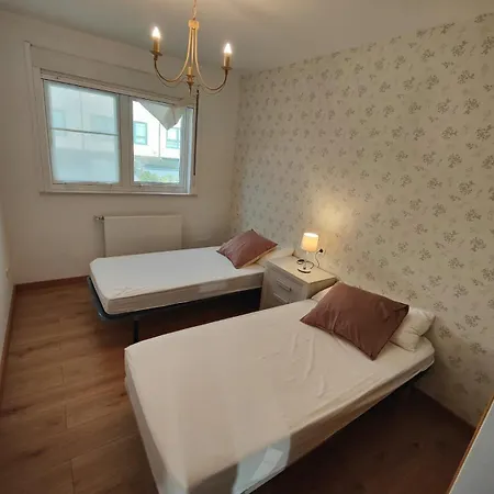 Chalet Con Wifi , Ps4 , Garaje, 5 Dormitorios, 3 Banos, Santiago De Compostela Exterior photo
