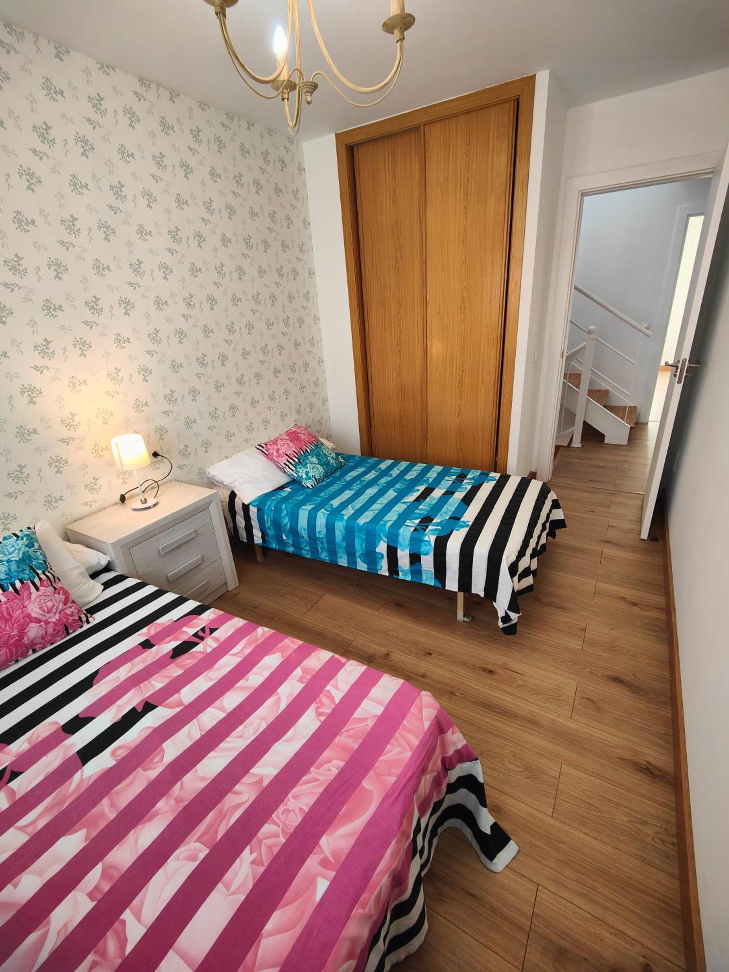 Ferienhaus Con Wifi , Ps4 , Garaje, 5 Dormitorios, 3 Banos, *